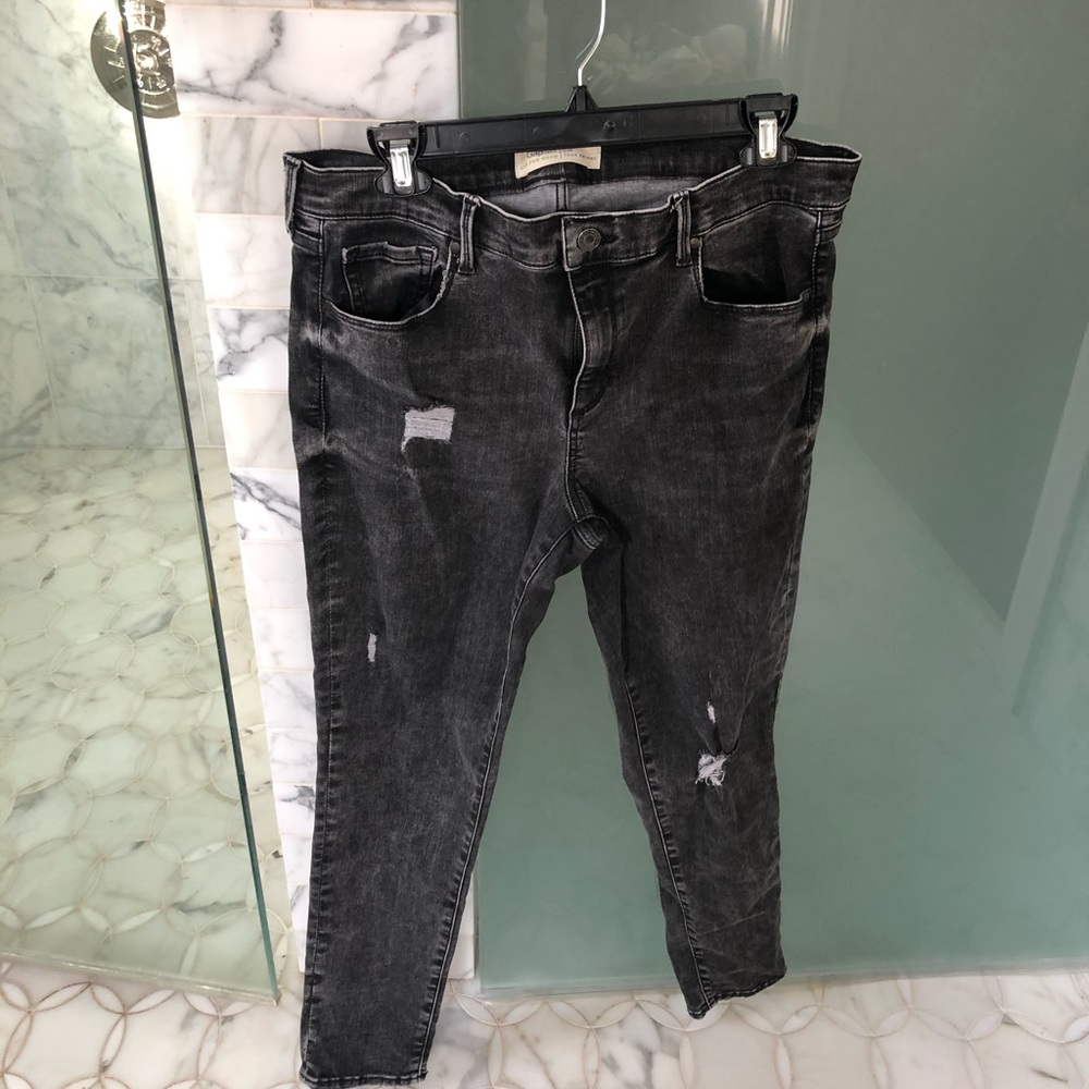 Black skinny jeans